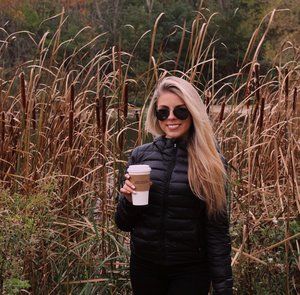 Meet your Posher, Una